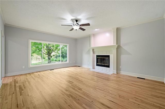 2408 S Ponca Avenue, Independence, MO 64057