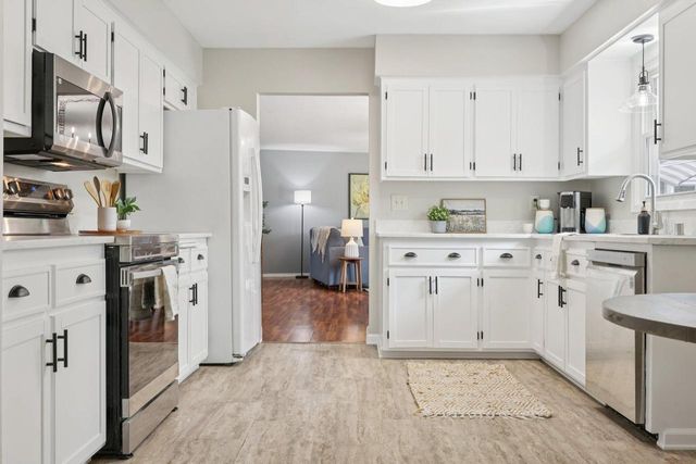 2301 W Glen Hills COURT, Glendale, WI 53209