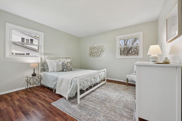 2301 W Glen Hills COURT, Glendale, WI 53209