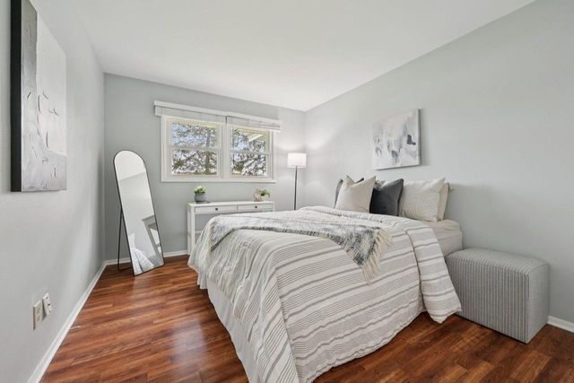 2301 W Glen Hills COURT, Glendale, WI 53209
