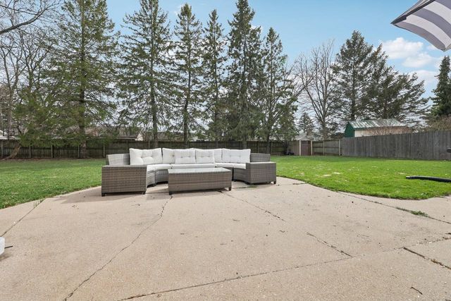 2301 W Glen Hills COURT, Glendale, WI 53209
