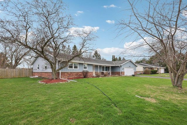 2301 W Glen Hills COURT, Glendale, WI 53209