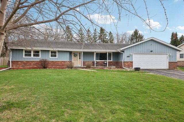 2301 W Glen Hills COURT, Glendale, WI 53209