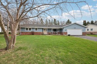 2301 W Glen Hills COURT, Glendale, WI 53209