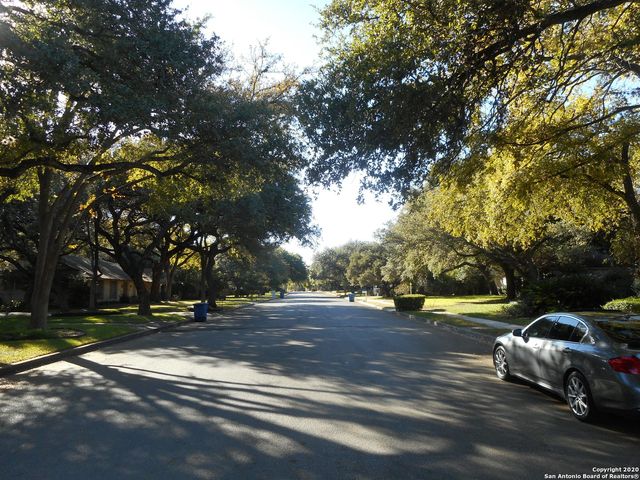 3715 TWISTED OAKS DR, San Antonio, TX 78217