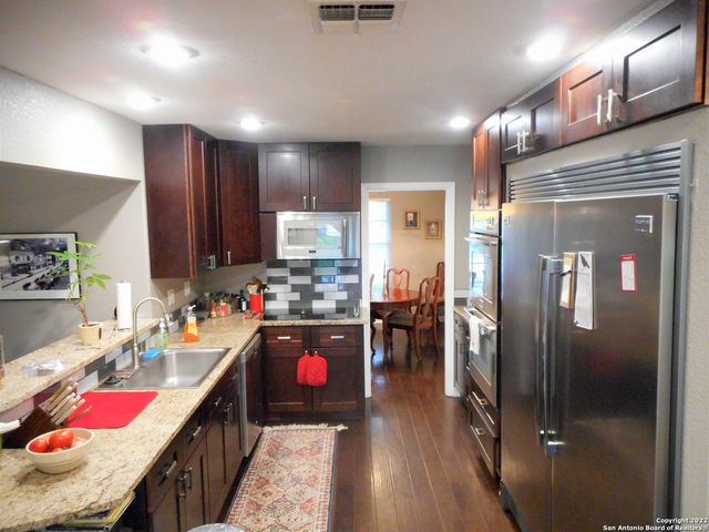 3715 TWISTED OAKS DR, San Antonio, TX 78217