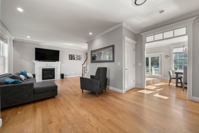 24 Lynn Dr, Attleboro, MA 02703