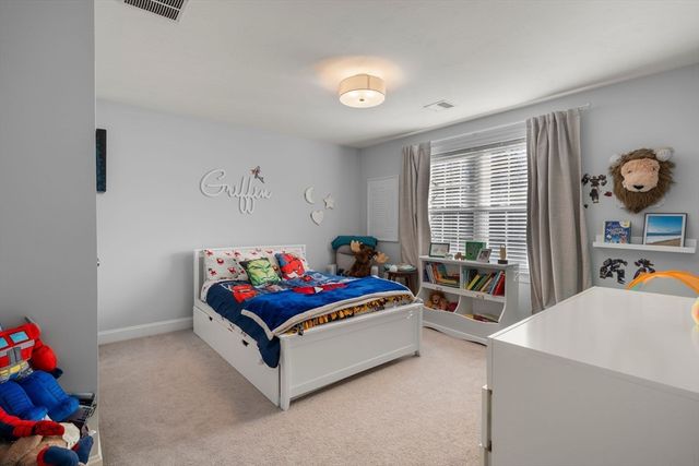 24 Lynn Dr, Attleboro, MA 02703