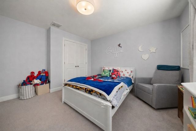 24 Lynn Dr, Attleboro, MA 02703