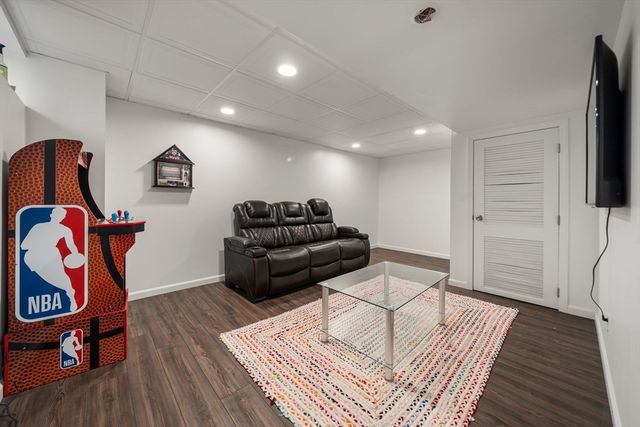 24 Lynn Dr, Attleboro, MA 02703