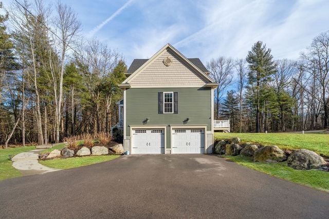 24 Lynn Dr, Attleboro, MA 02703