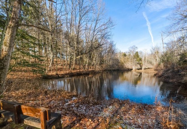 24 Lynn Dr, Attleboro, MA 02703