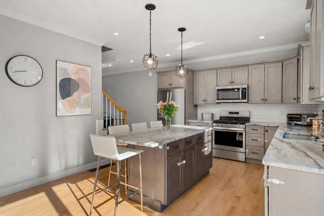 24 Lynn Dr, Attleboro, MA 02703