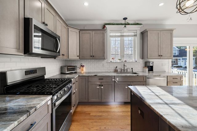 24 Lynn Dr, Attleboro, MA 02703