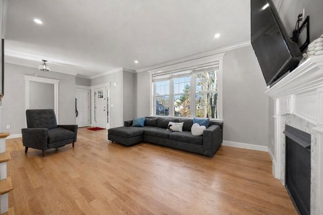 24 Lynn Dr, Attleboro, MA 02703