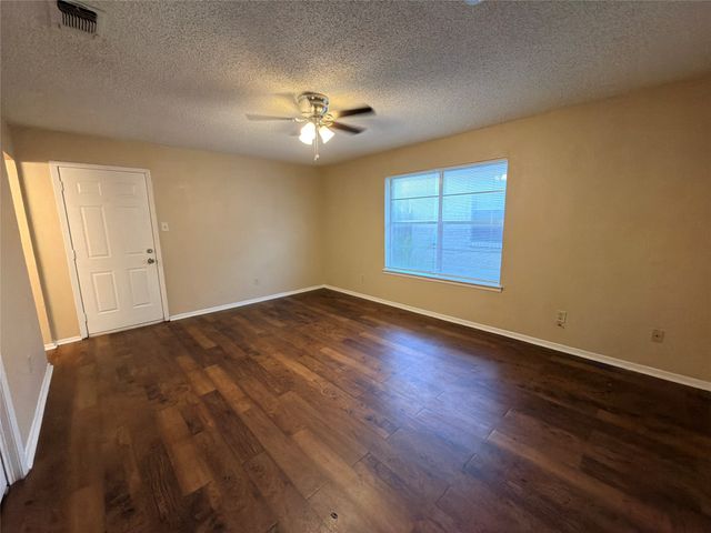 5804 Tinsley Drive, Arlington, TX 76017