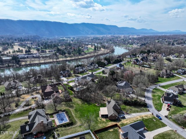 2605 Halifax Drive, Kingsport, TN 37660