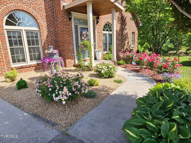2605 Halifax Drive, Kingsport, TN 37660