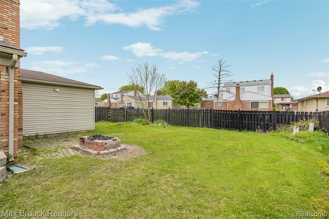 38327 Sleigh Drive, Sterling Heights, MI 48310