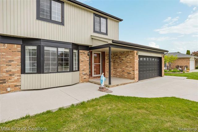 38327 Sleigh Drive, Sterling Heights, MI 48310