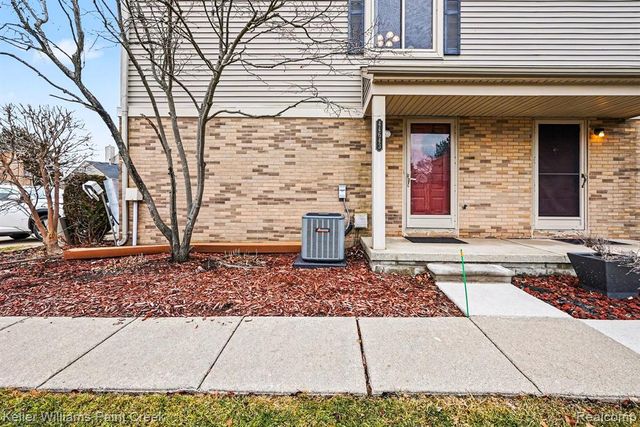 44643 Connecticut Court, Clinton Township, MI 48038