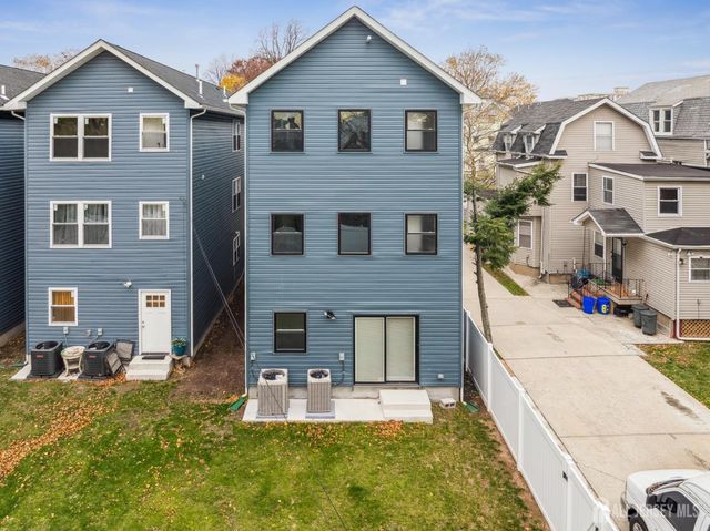 84 hollywood Avenue, East Orange, NJ 07018