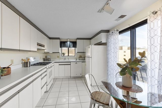 295 W. Wyoming Avenue 10C, Stoneham, MA 02180