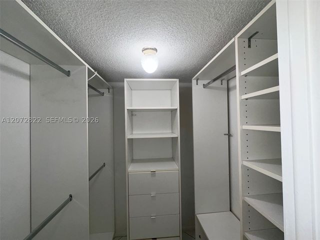 6700 Cypress Rd 111, Plantation, FL 33317