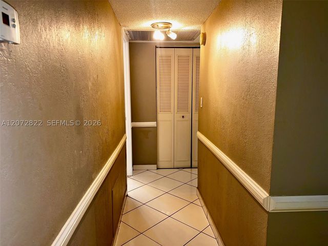 6700 Cypress Rd 111, Plantation, FL 33317