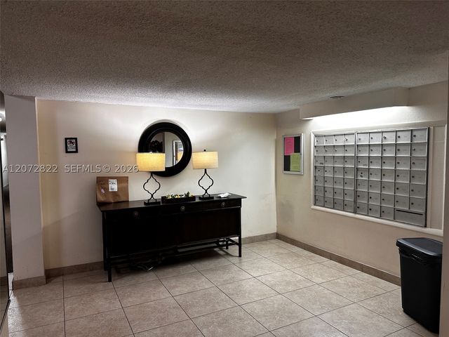 6700 Cypress Rd 111, Plantation, FL 33317