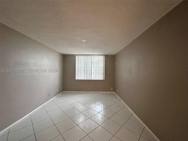 6700 Cypress Rd 111, Plantation, FL 33317