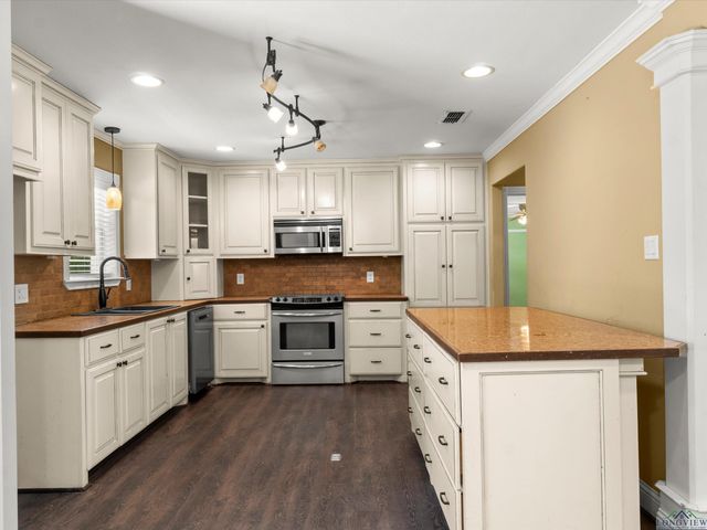 1137 FM 2985, Hughes Springs, TX 75656