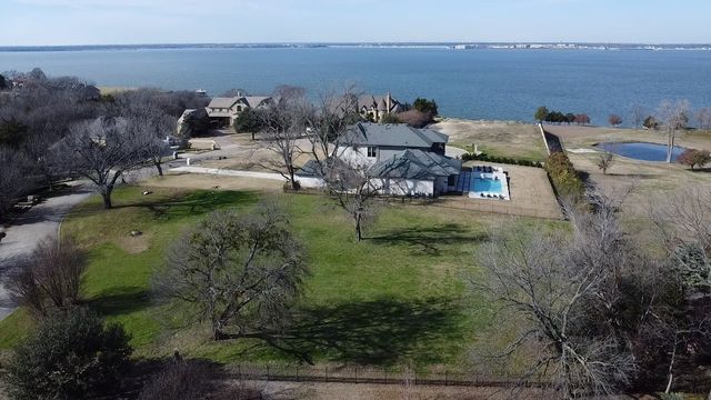 8 Terrabella Lane, Heath, TX 75032