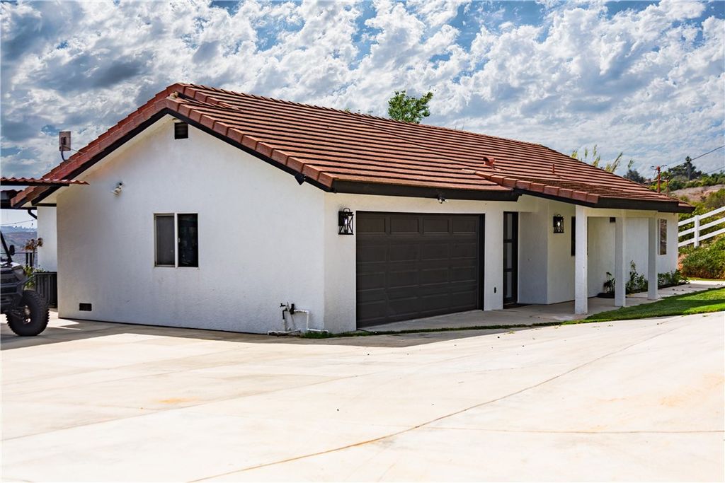 10432 Couser, Valley Center, CA 92082 — exterior
