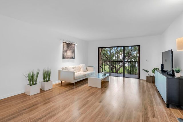 170 Lakeview Drive 203, Weston, FL 33326