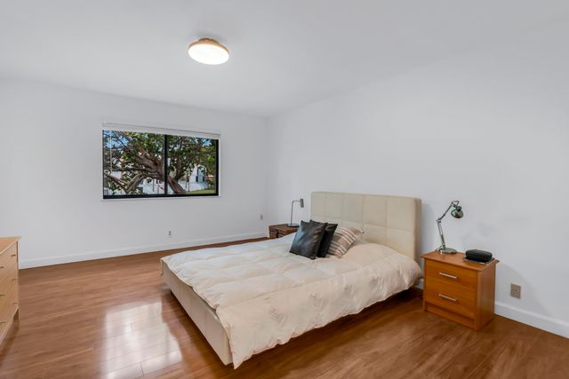 170 Lakeview Drive 203, Weston, FL 33326