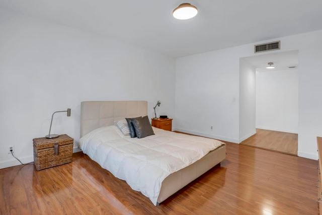 170 Lakeview Drive 203, Weston, FL 33326