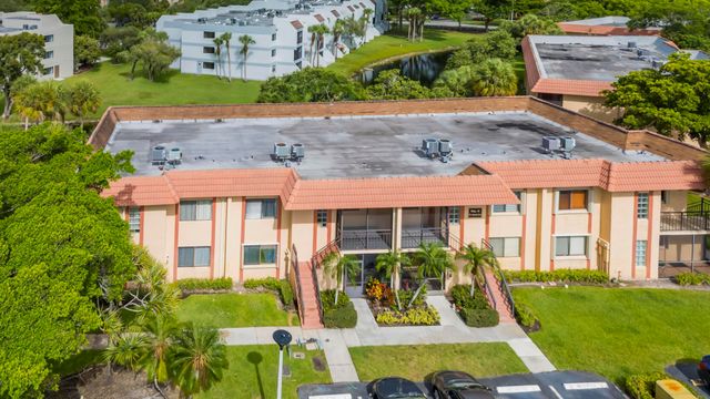 170 Lakeview Drive 203, Weston, FL 33326