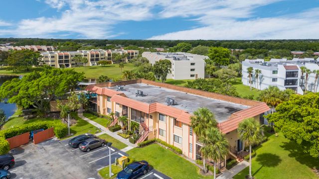 170 Lakeview Drive 203, Weston, FL 33326