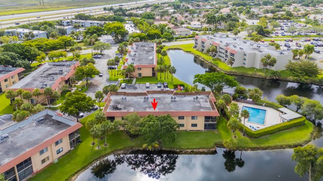 170 Lakeview Drive 203, Weston, FL 33326