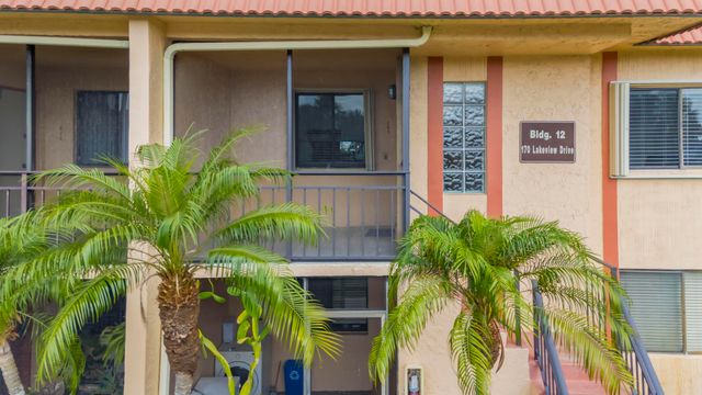 170 Lakeview Drive 203, Weston, FL 33326