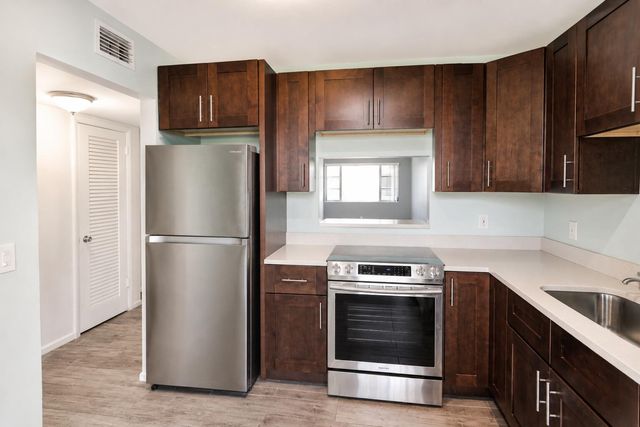4500 N FLAGLER Drive B21, West Palm Beach, FL 33407