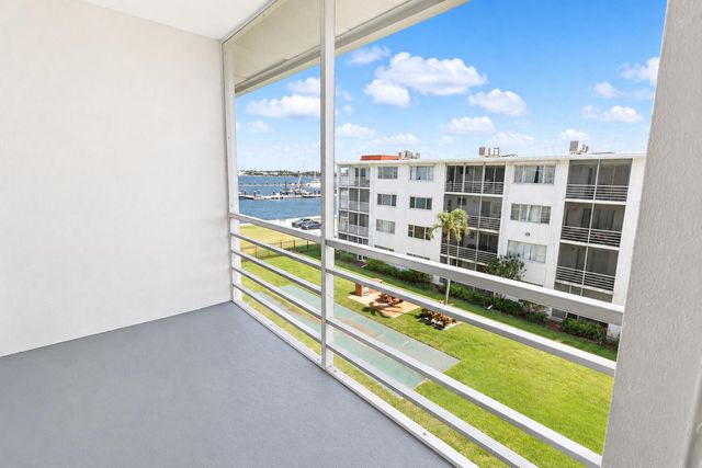 4500 N FLAGLER Drive B21, West Palm Beach, FL 33407