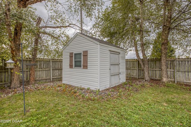 2907 W 17th Street, Joplin, MO 64801