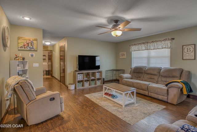 2907 W 17th Street, Joplin, MO 64801