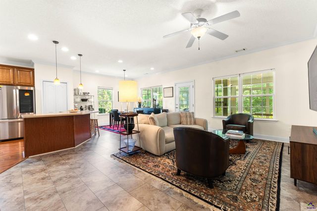 154 Fairway Oaks Drive, Perry, GA 31069