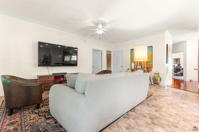 154 Fairway Oaks Drive, Perry, GA 31069