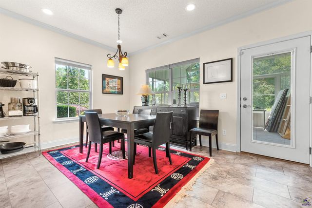 154 Fairway Oaks Drive, Perry, GA 31069