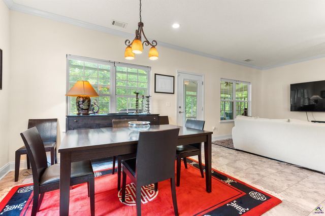 154 Fairway Oaks Drive, Perry, GA 31069