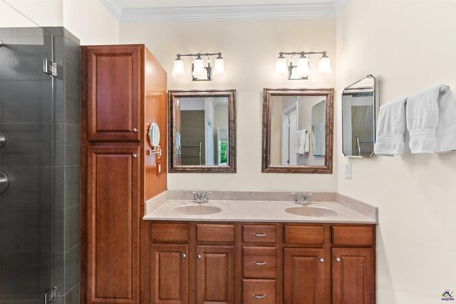 154 Fairway Oaks Drive, Perry, GA 31069